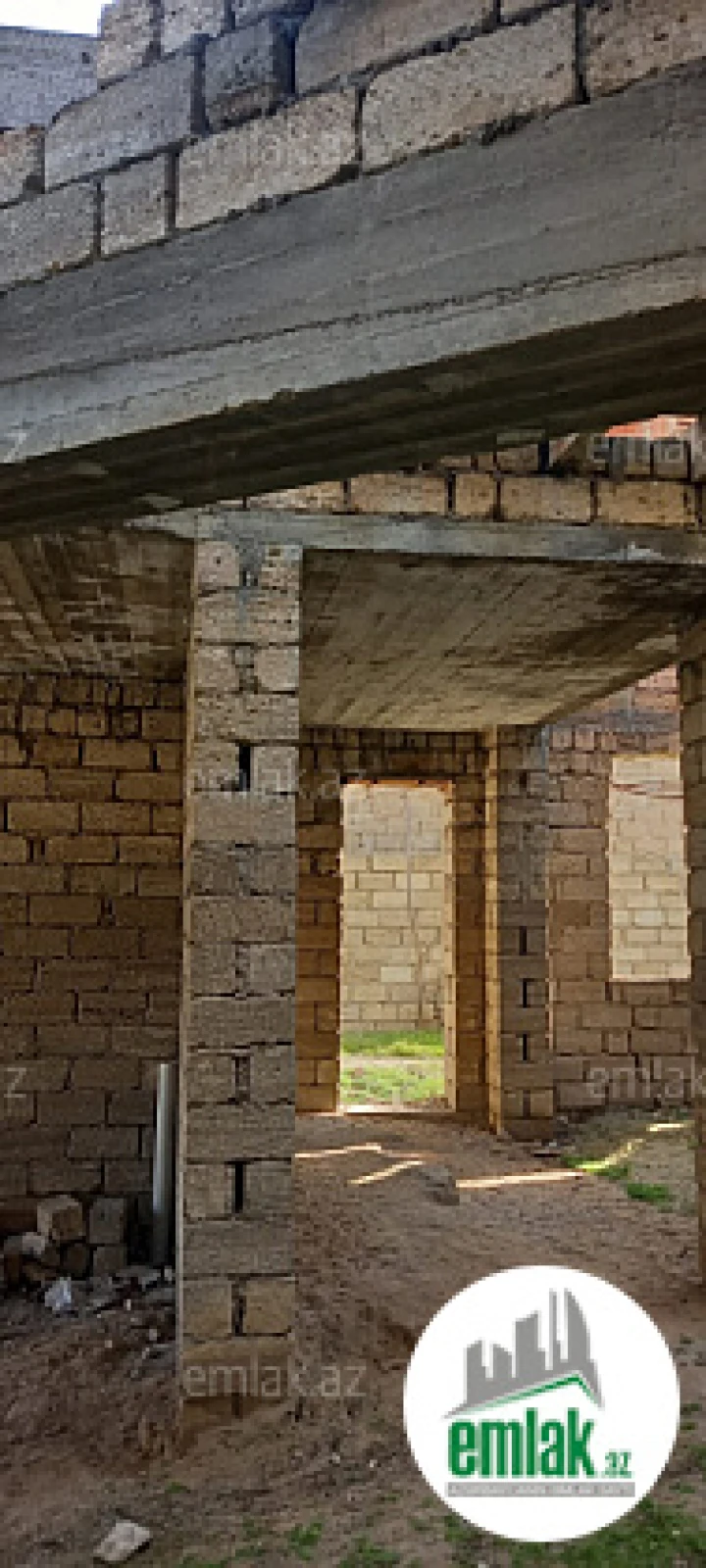 Satılır 8 otaqlı həyət evi 340 m²