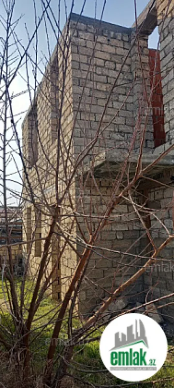 Satılır 8 otaqlı həyət evi 340 m²