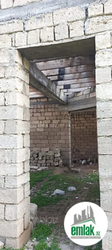 Satılır 8 otaqlı həyət evi 340 m²