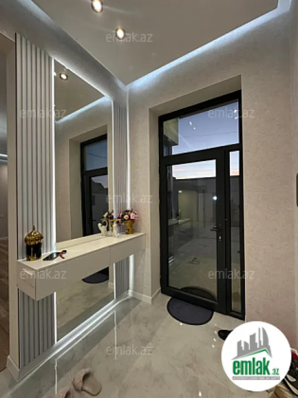 Satılır 4 otaqlı mənzil 180 m²