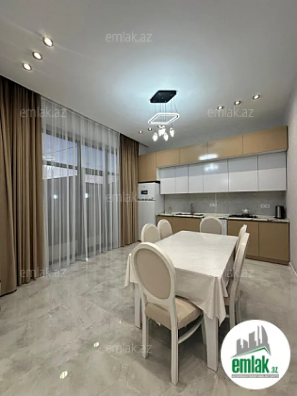 Satılır 4 otaqlı mənzil 180 m²