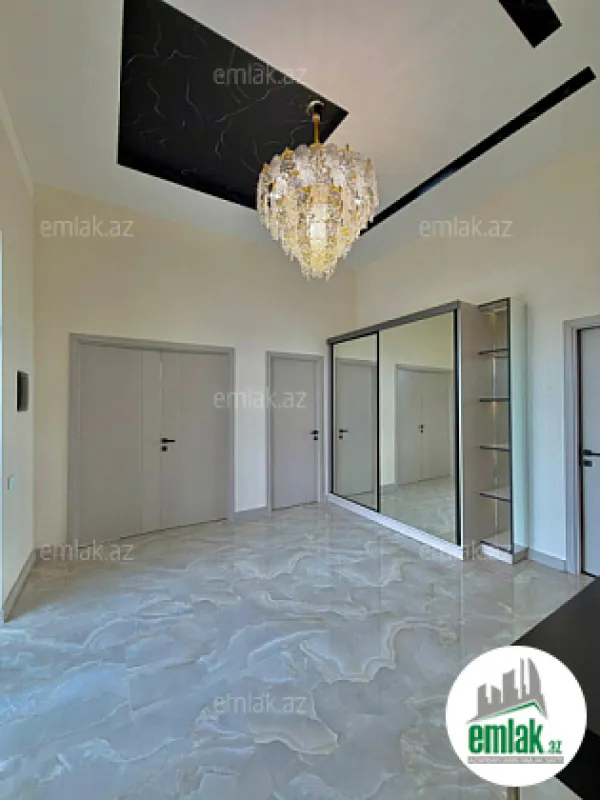 Satılır 4 otaqlı mənzil 200 m²