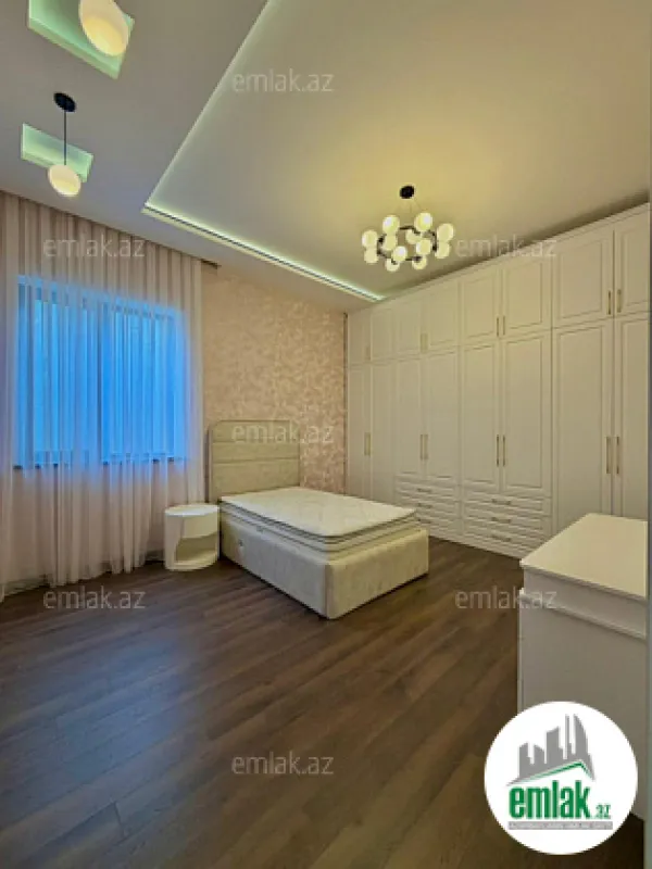 Satılır 4 otaqlı mənzil 200 m²