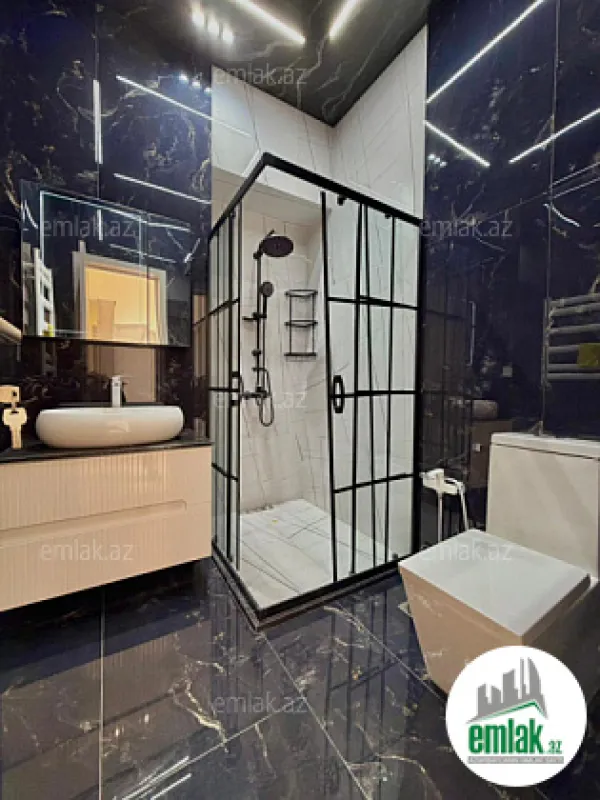 Satılır 4 otaqlı mənzil 200 m²