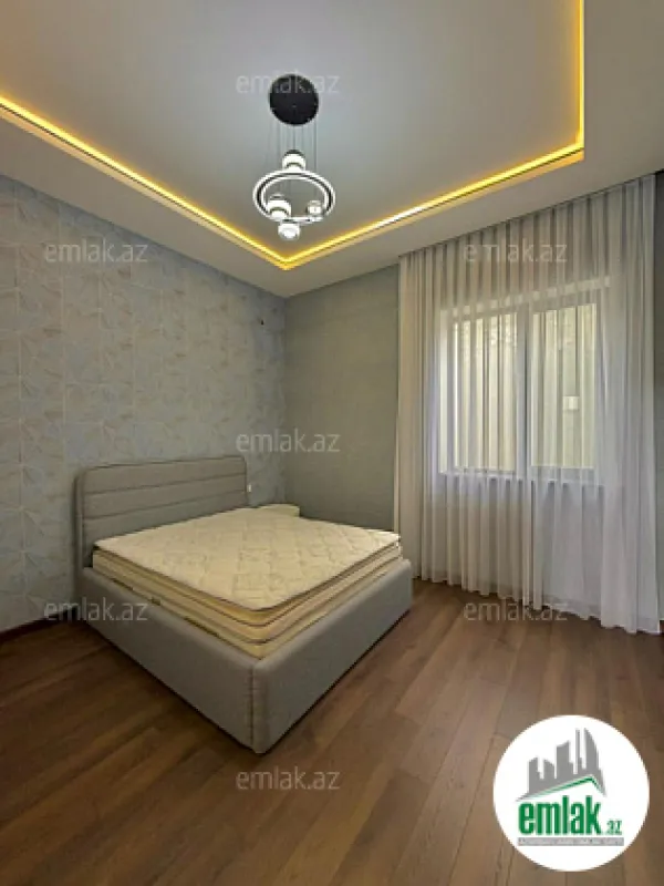 Satılır 4 otaqlı mənzil 200 m²