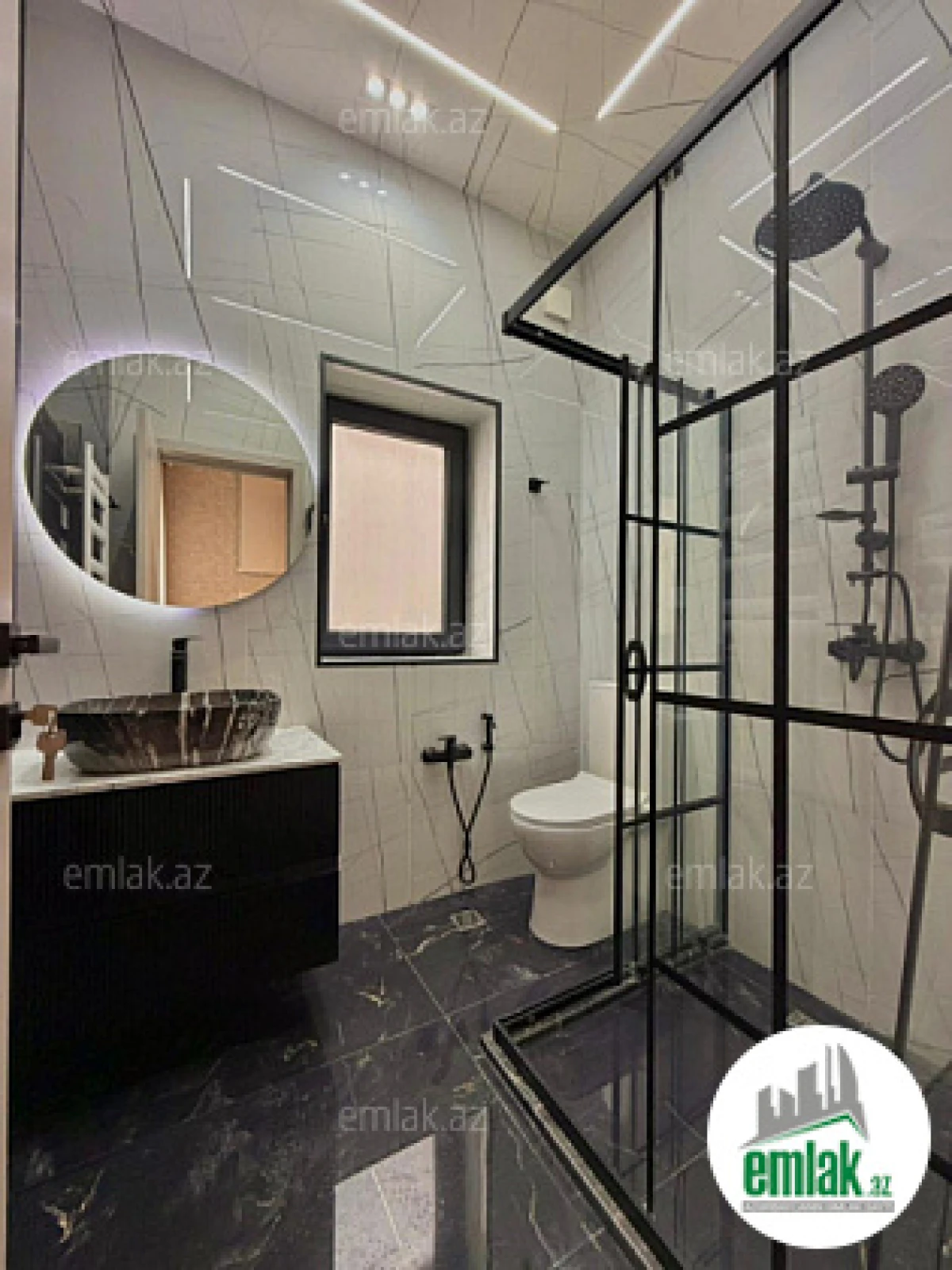 Satılır 4 otaqlı mənzil 200 m²