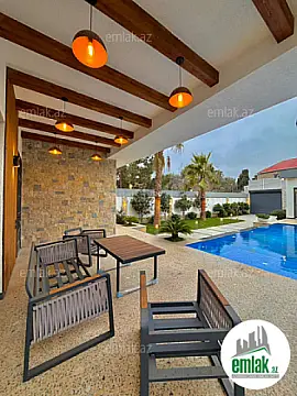 Satılır 5 otaqlı mənzil 300 m²