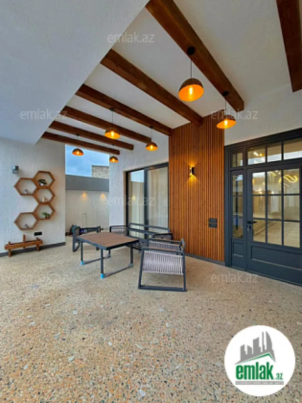 Satılır 5 otaqlı mənzil 300 m²
