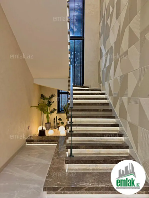 Satılır 5 otaqlı mənzil 300 m²