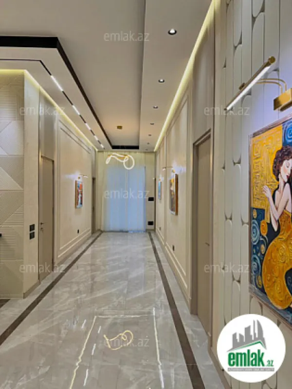 Satılır 5 otaqlı mənzil 300 m²