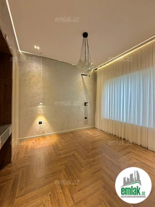Satılır 5 otaqlı mənzil 300 m²