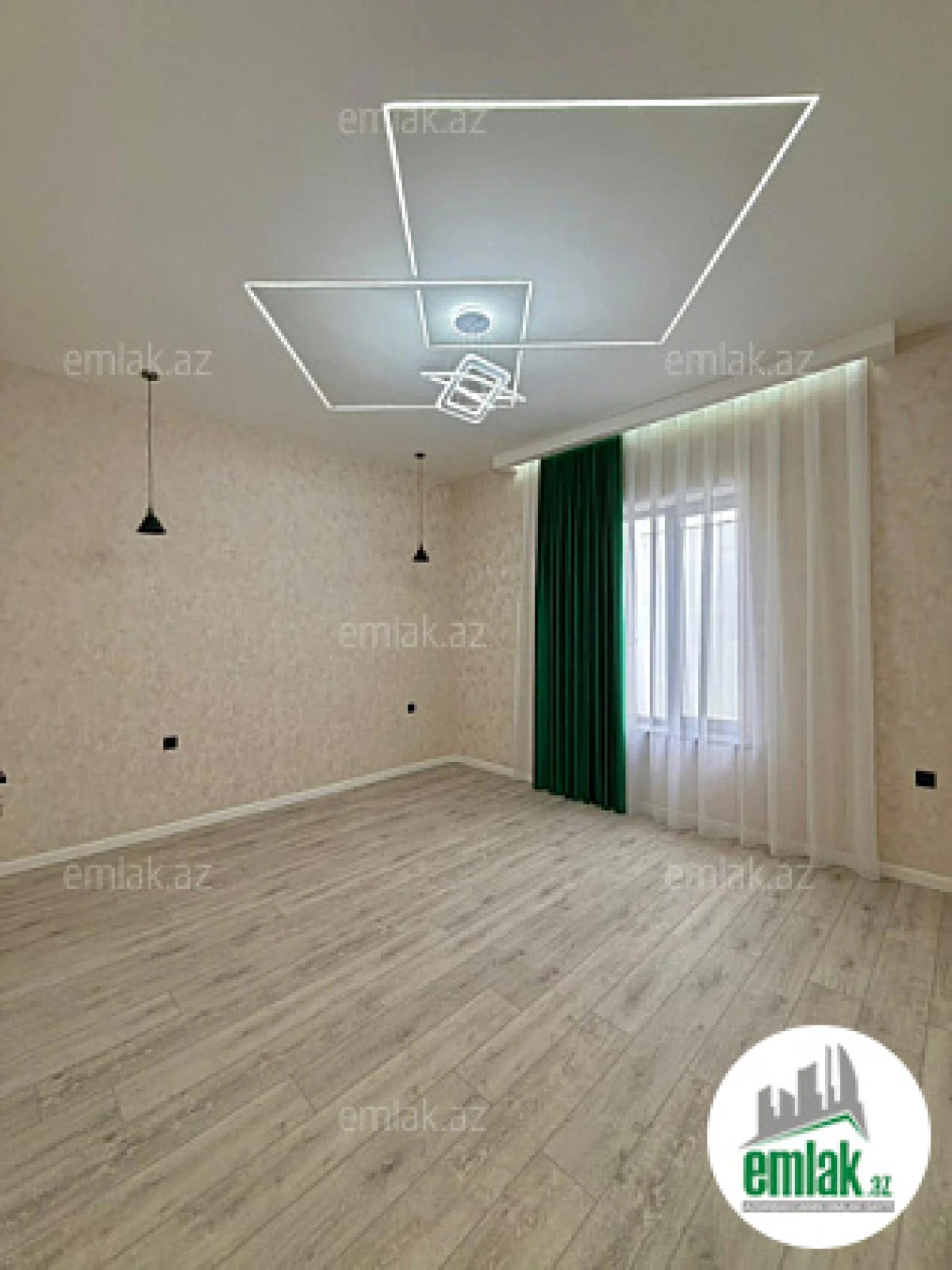 Satılır 4 otaqlı mənzil 150 m²