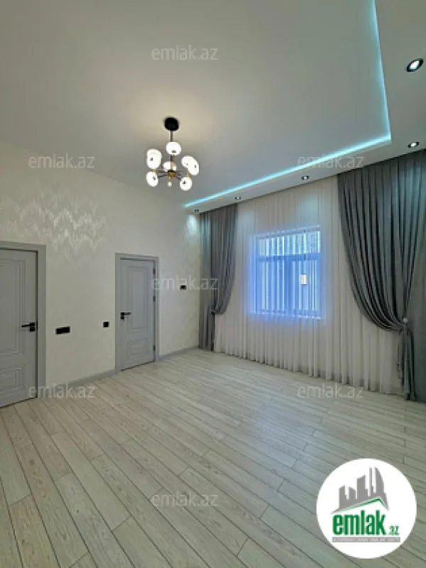 Satılır 4 otaqlı mənzil 180 m²