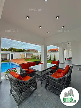 Satılır 4 otaqlı mənzil 180 m²