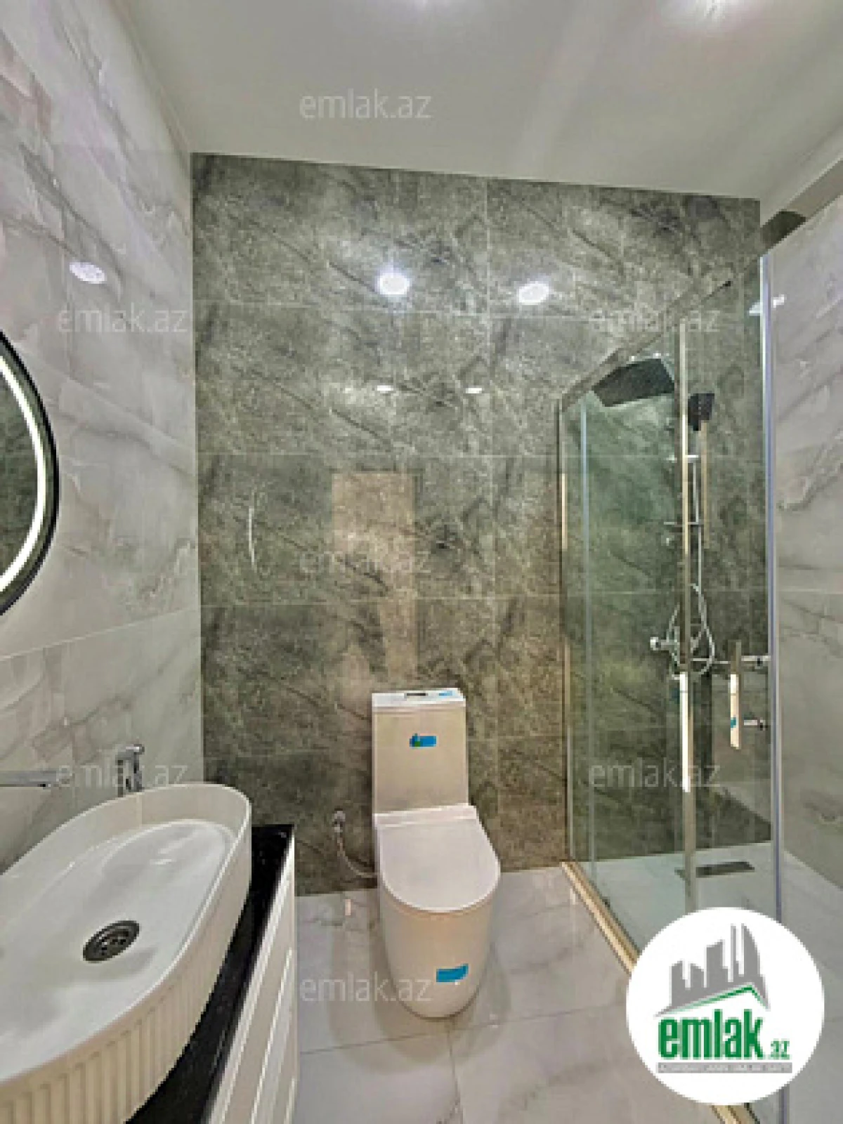 Satılır 4 otaqlı mənzil 180 m²