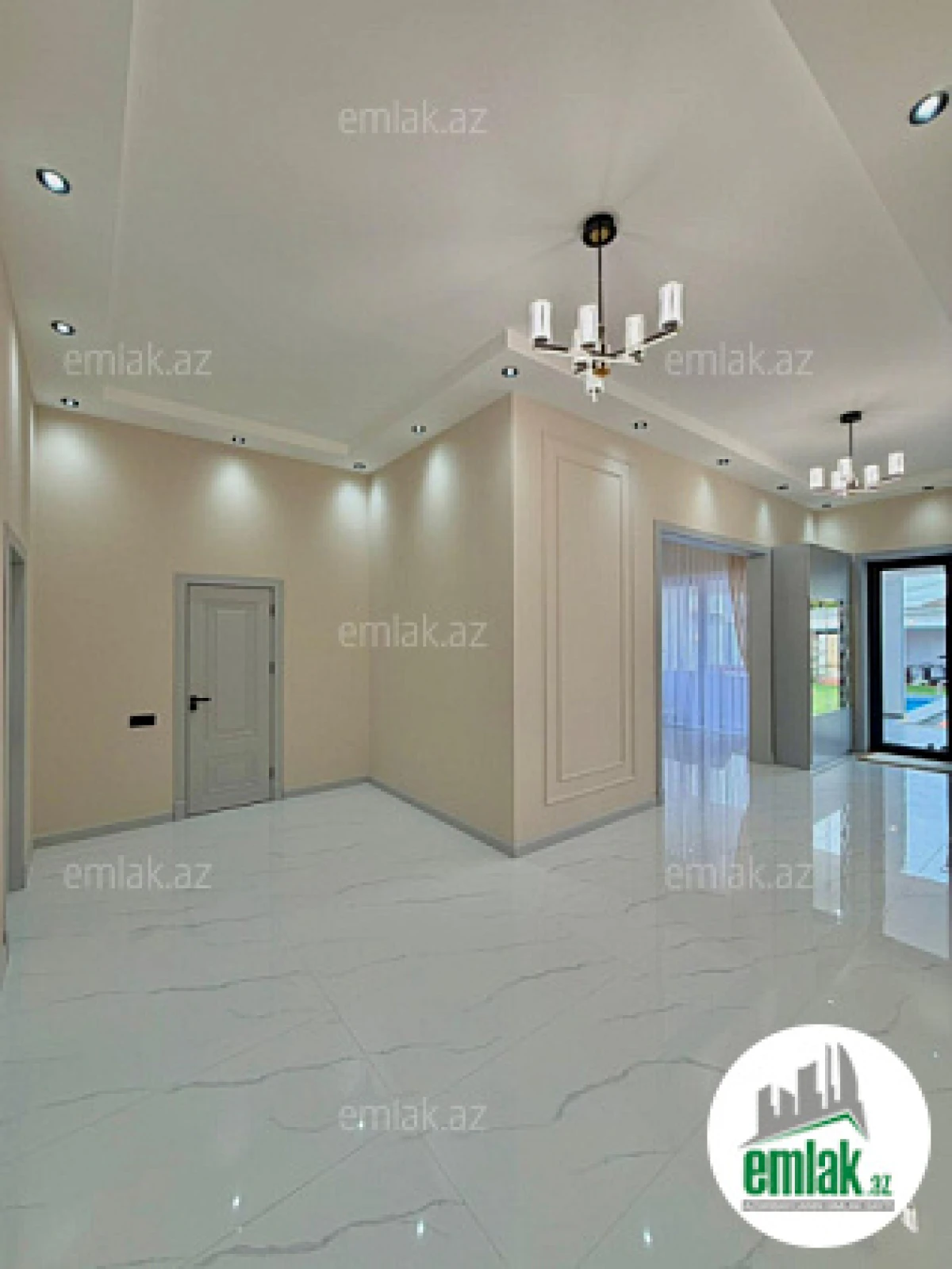 Satılır 4 otaqlı mənzil 180 m²