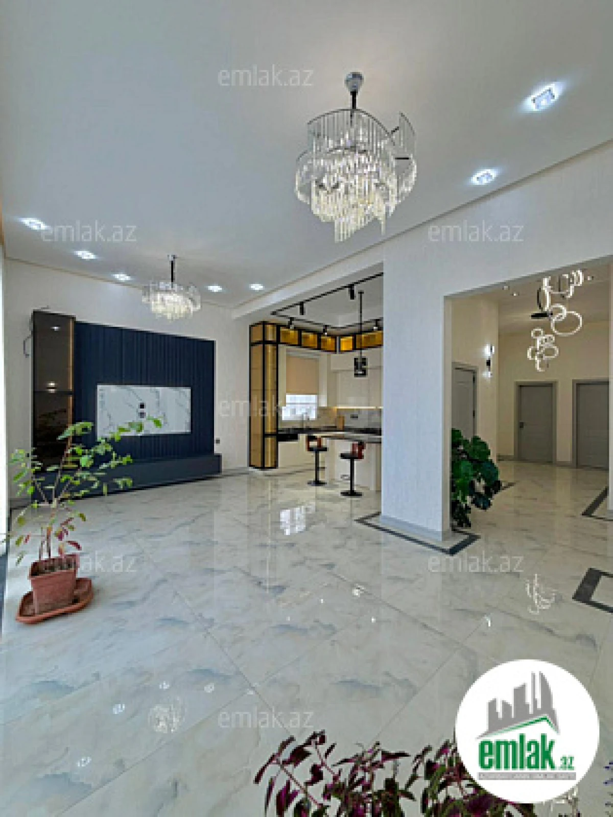 Satılır 4 otaqlı mənzil 170 m²