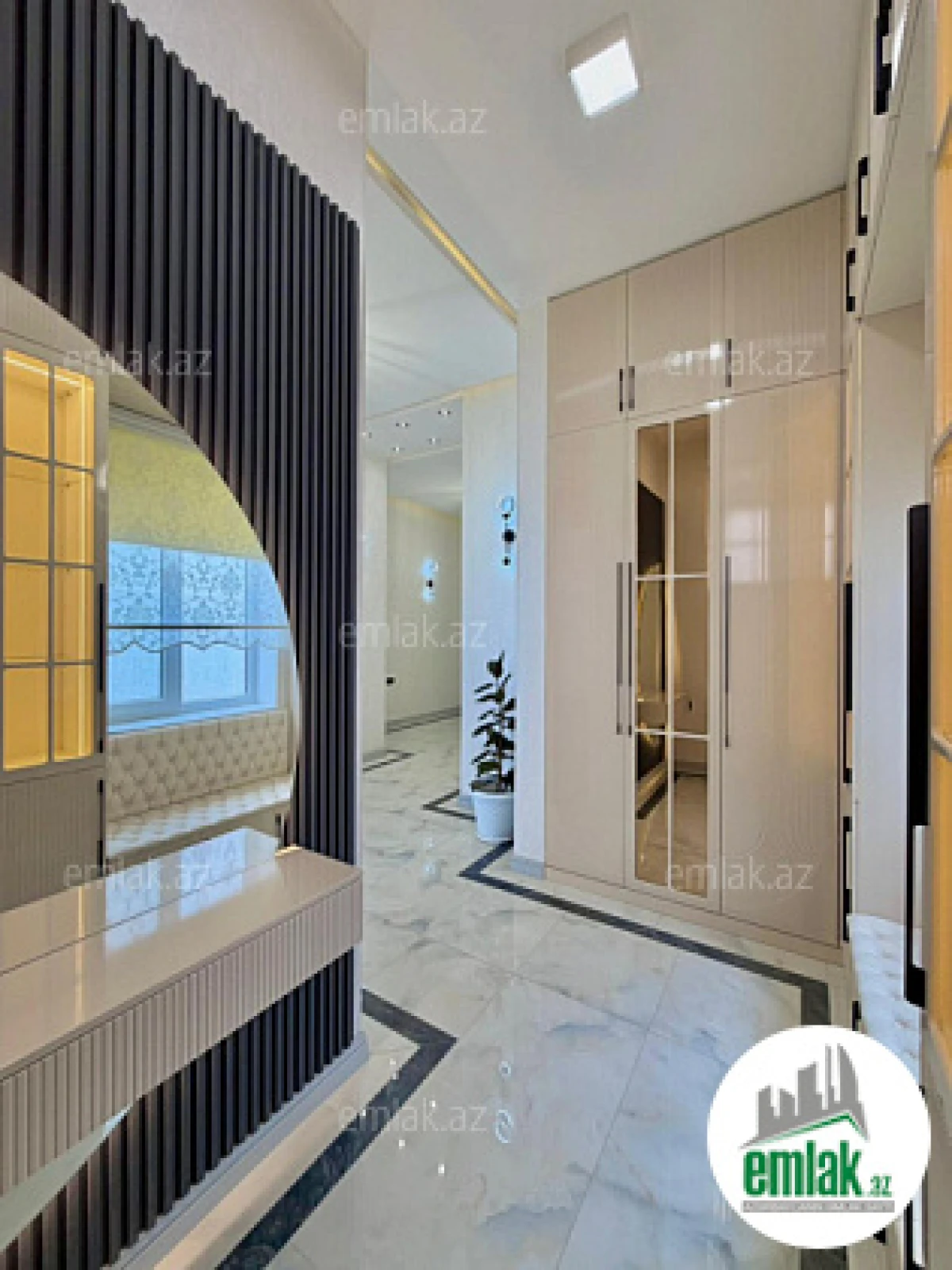 Satılır 4 otaqlı mənzil 170 m²