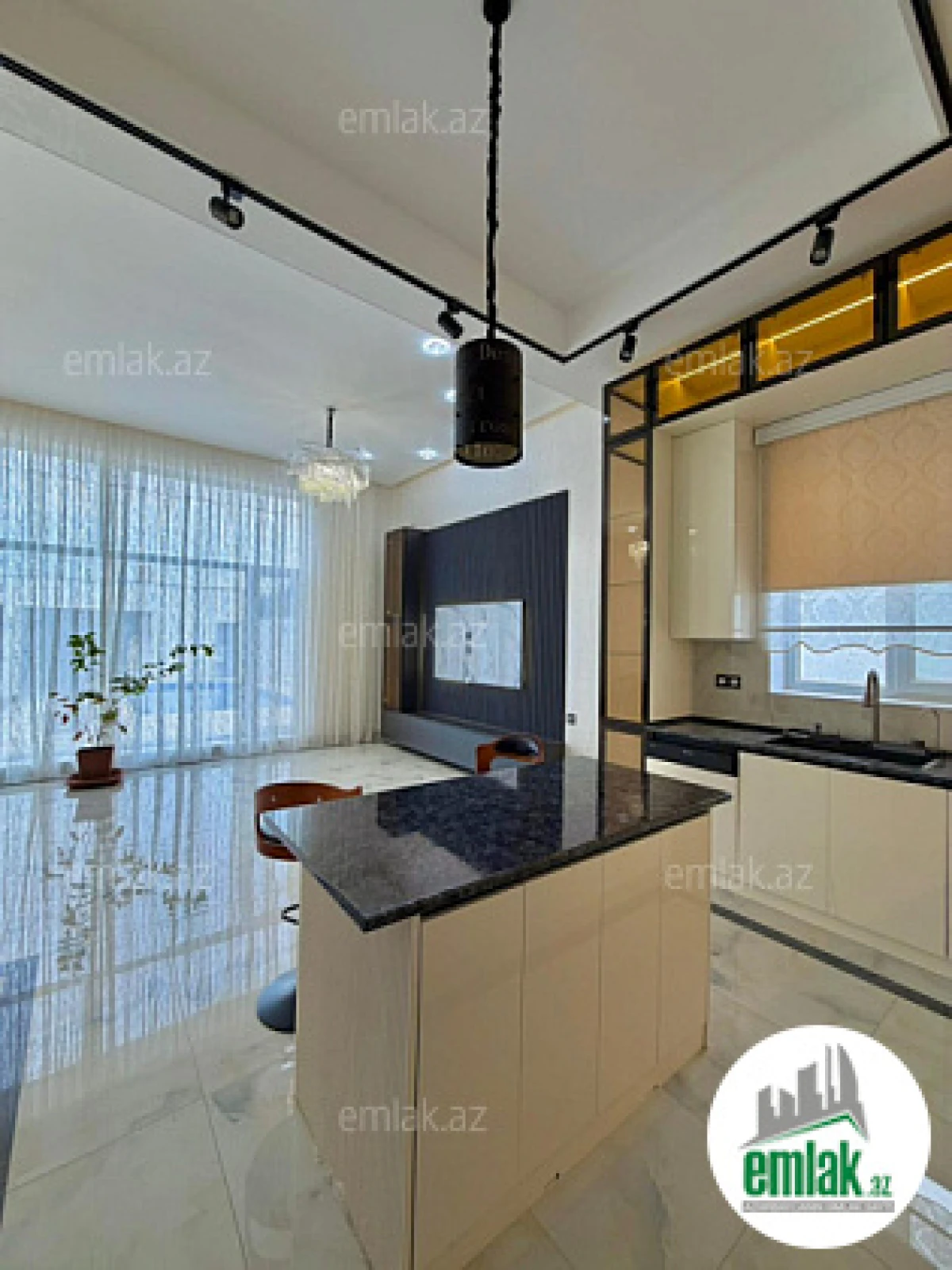 Satılır 4 otaqlı mənzil 170 m²