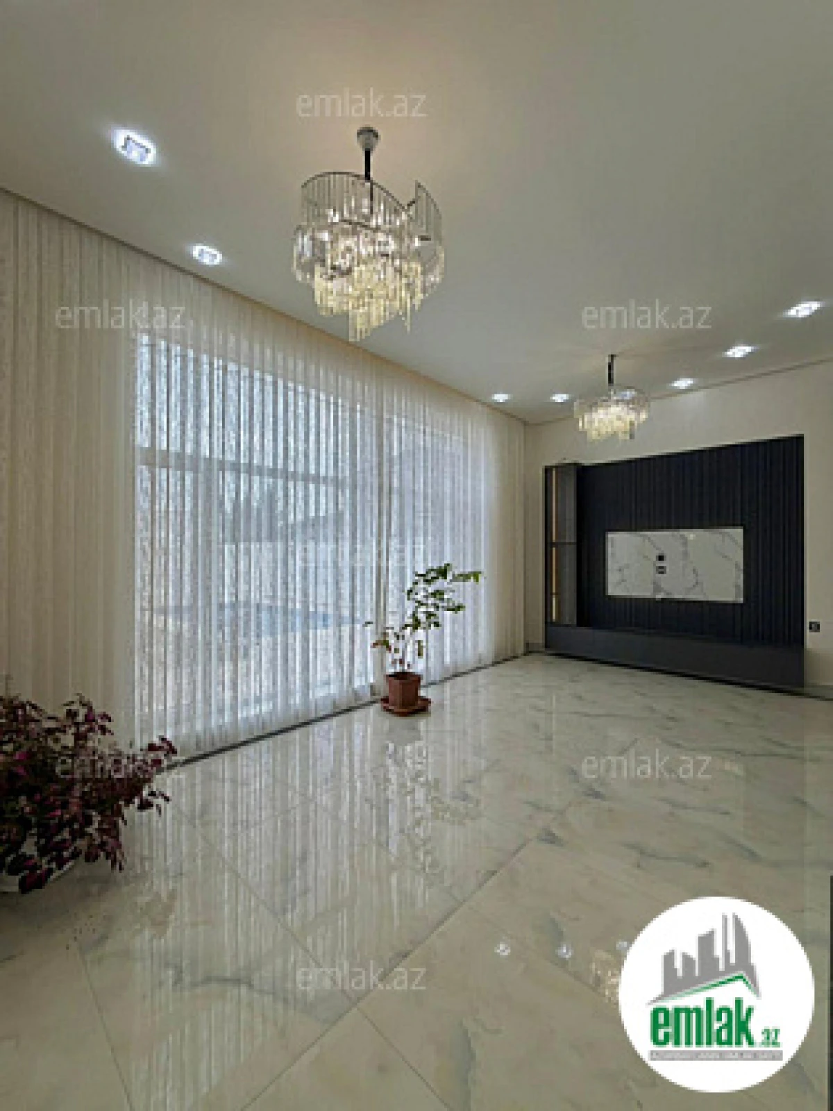 Satılır 4 otaqlı mənzil 170 m²