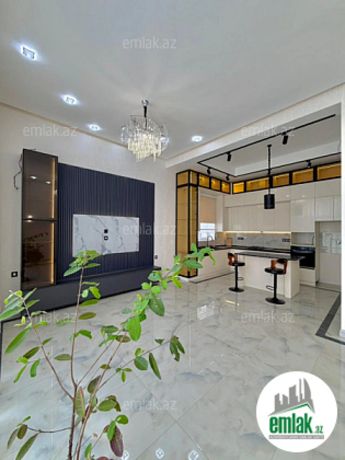 Satılır 4 otaqlı mənzil 170 m²