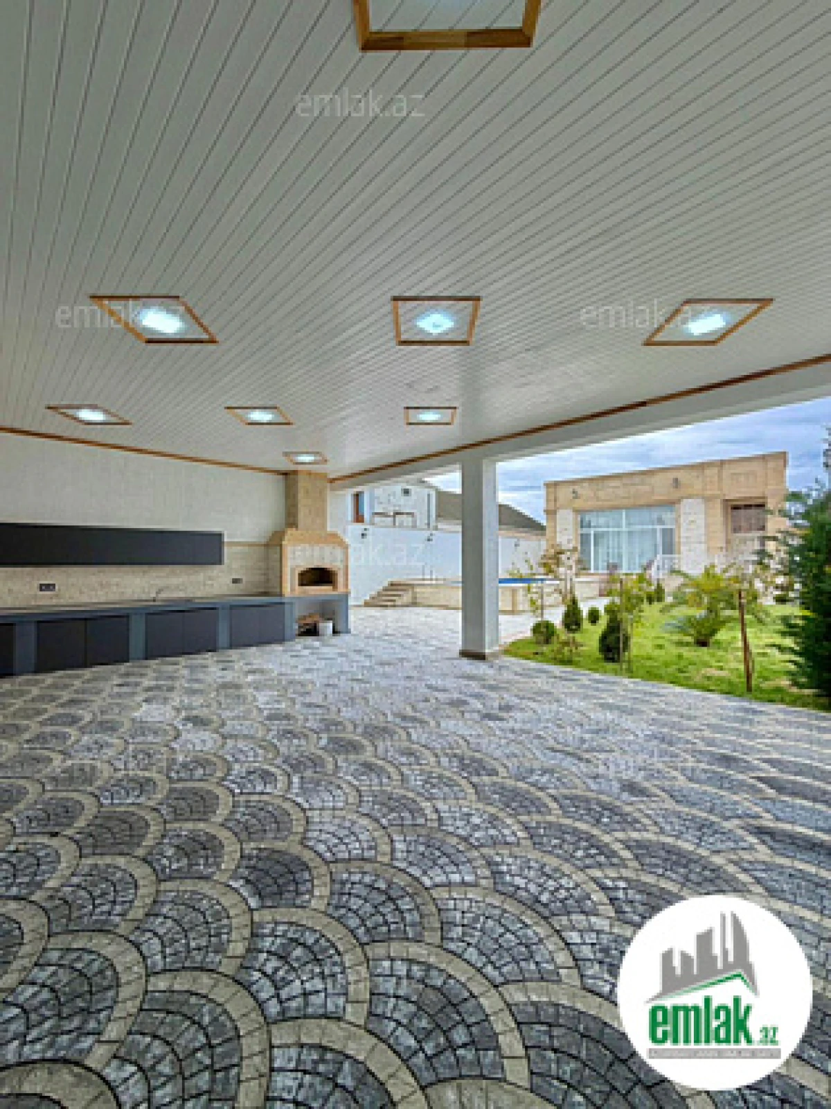 Satılır 4 otaqlı mənzil 170 m²