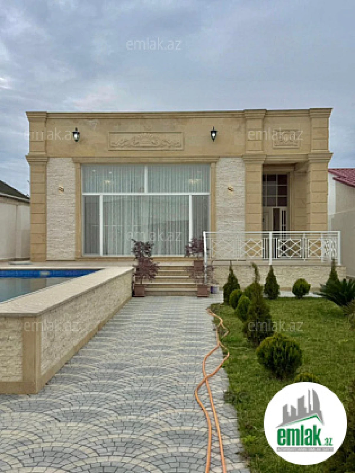 Satılır 4 otaqlı mənzil 170 m²