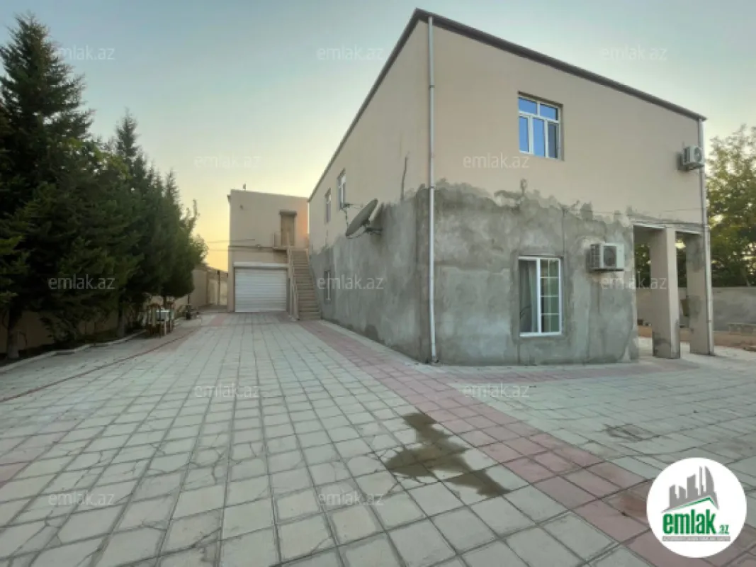 Satılır 7 otaqlı mənzil 210 m²