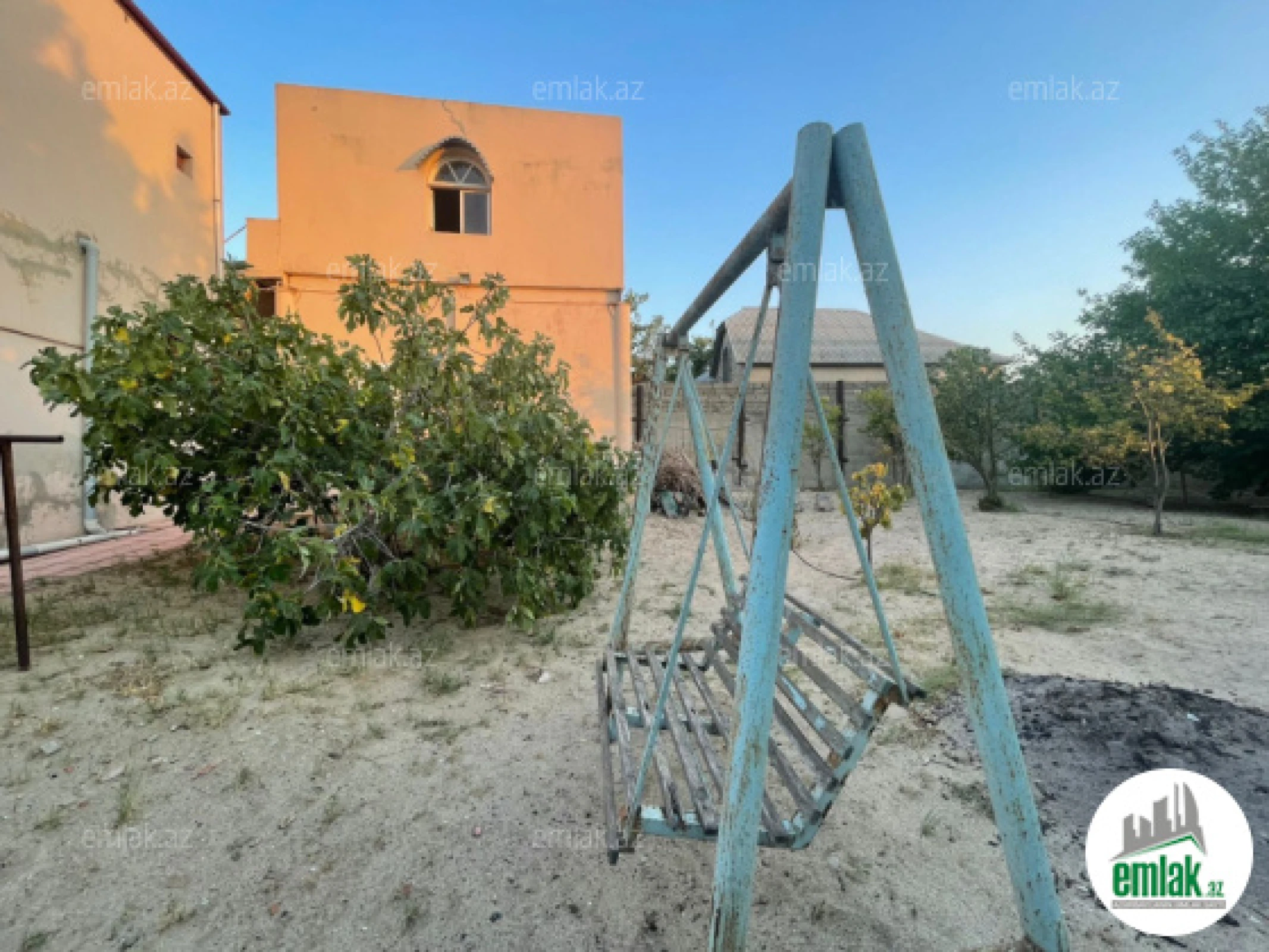 Satılır 7 otaqlı mənzil 210 m²