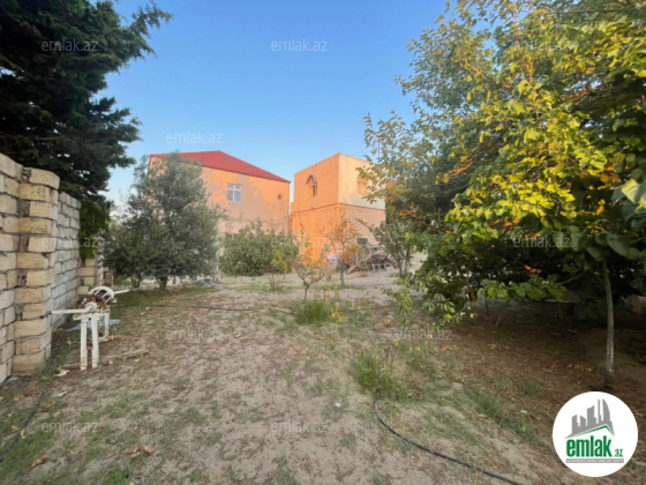 Satılır 7 otaqlı mənzil 210 m²