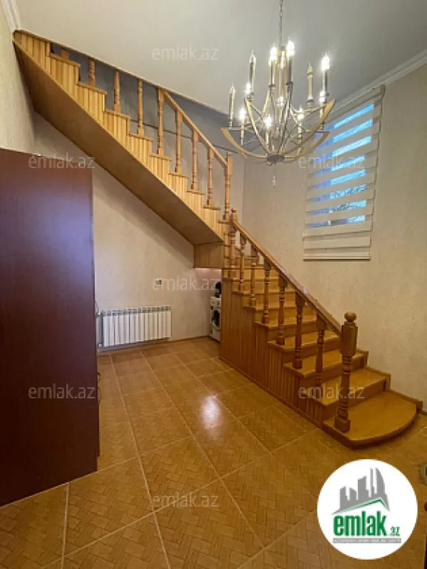 Satılır 7 otaqlı mənzil 210 m²