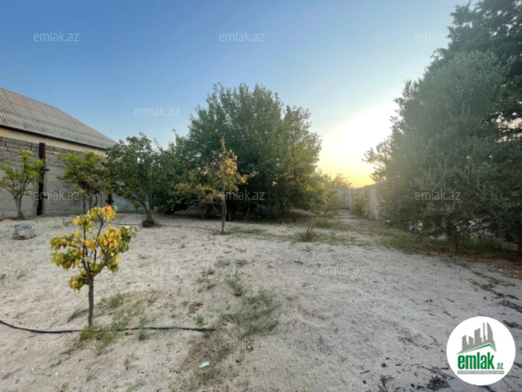 Satılır 7 otaqlı mənzil 210 m²