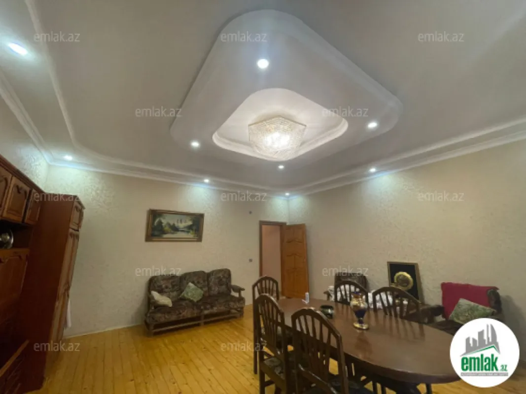 Satılır 7 otaqlı mənzil 210 m²