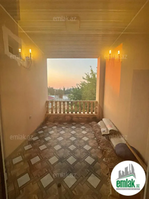 Satılır 7 otaqlı mənzil 210 m²