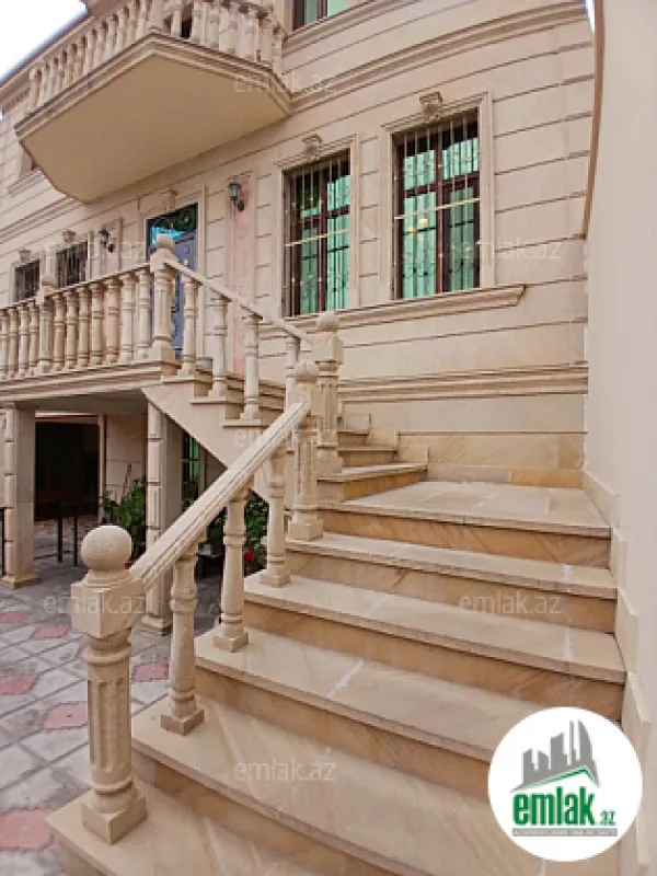Satılır 6 otaqlı həyət evi 250 m²