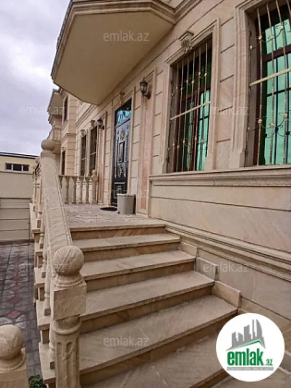 Satılır 6 otaqlı həyət evi 250 m²