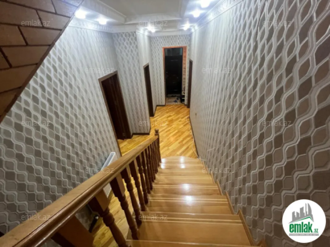 Satılır 6 otaqlı həyət evi 250 m²
