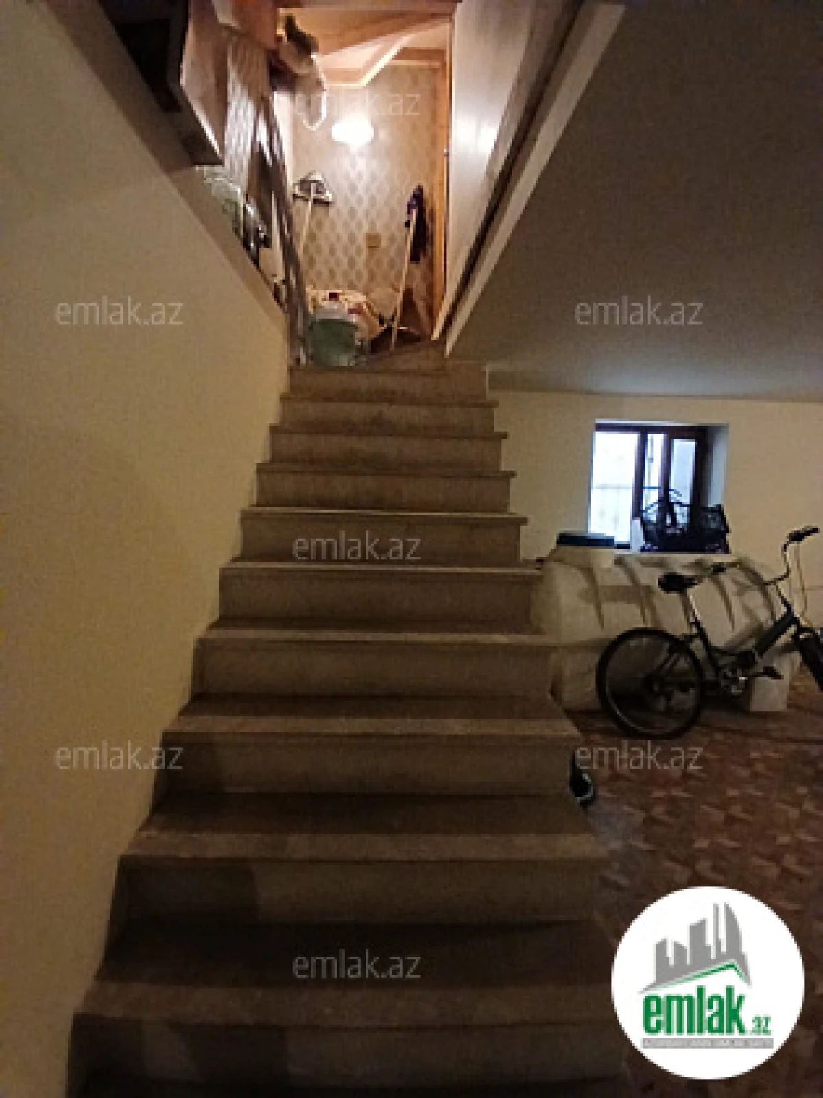 Satılır 6 otaqlı həyət evi 250 m²