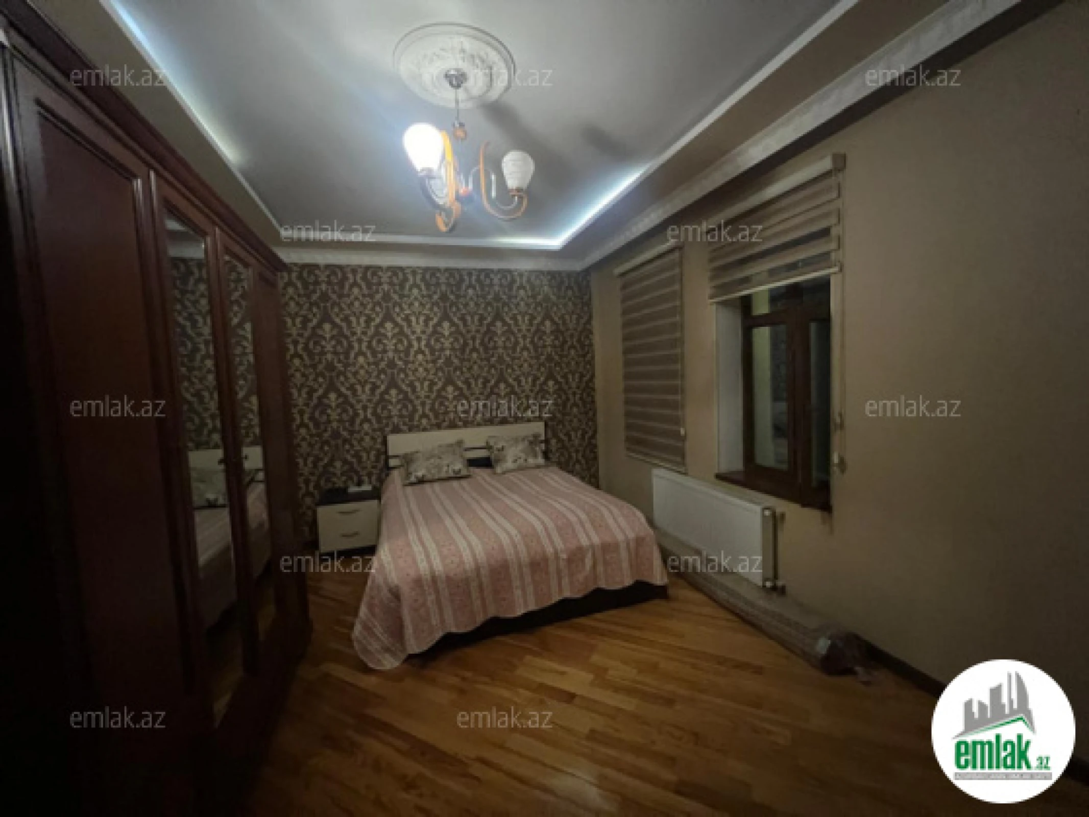 Satılır 6 otaqlı həyət evi 250 m²