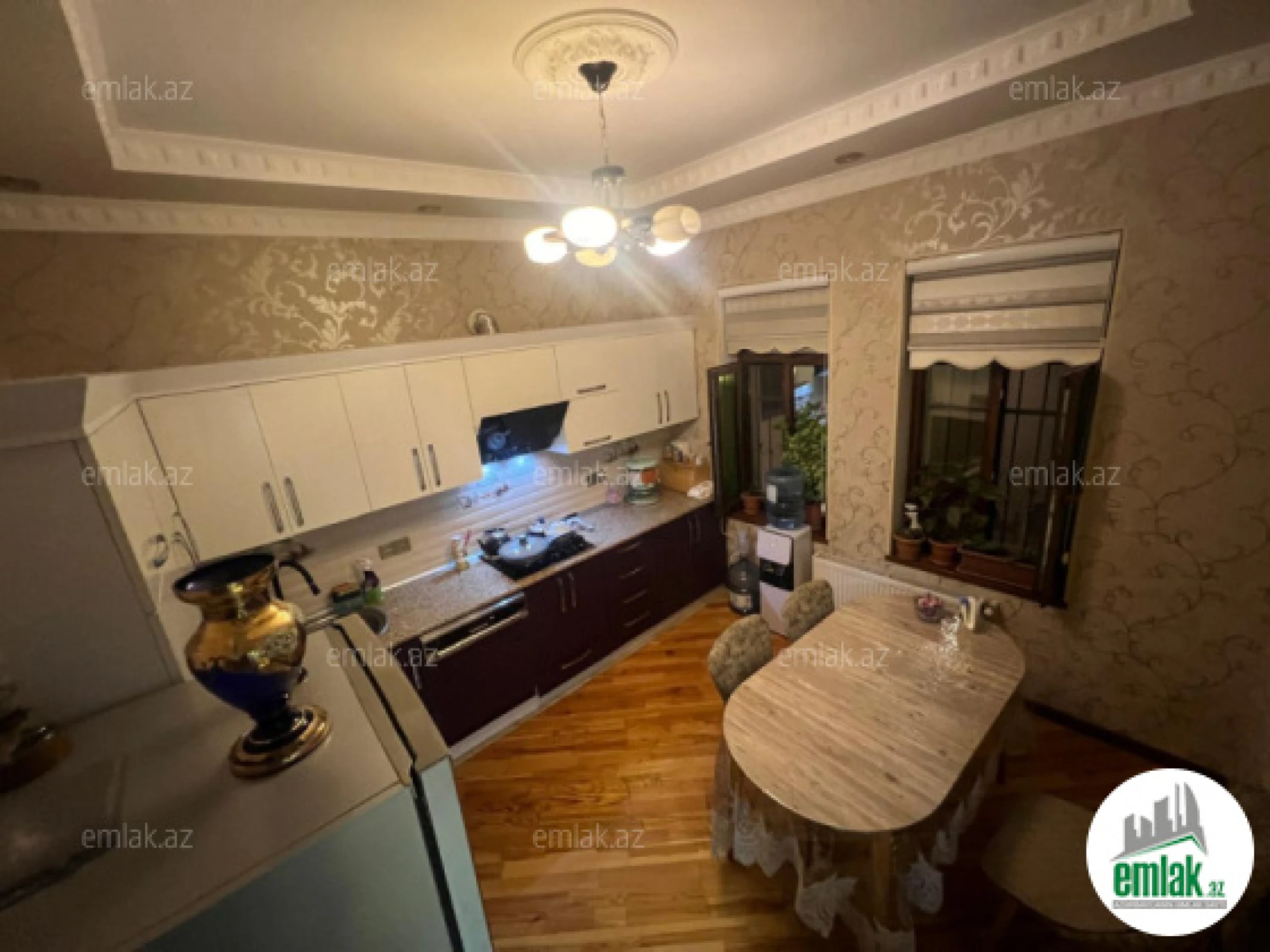 Satılır 6 otaqlı həyət evi 250 m²