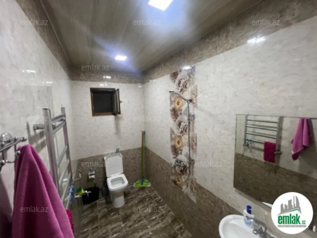 Satılır 6 otaqlı həyət evi 250 m²
