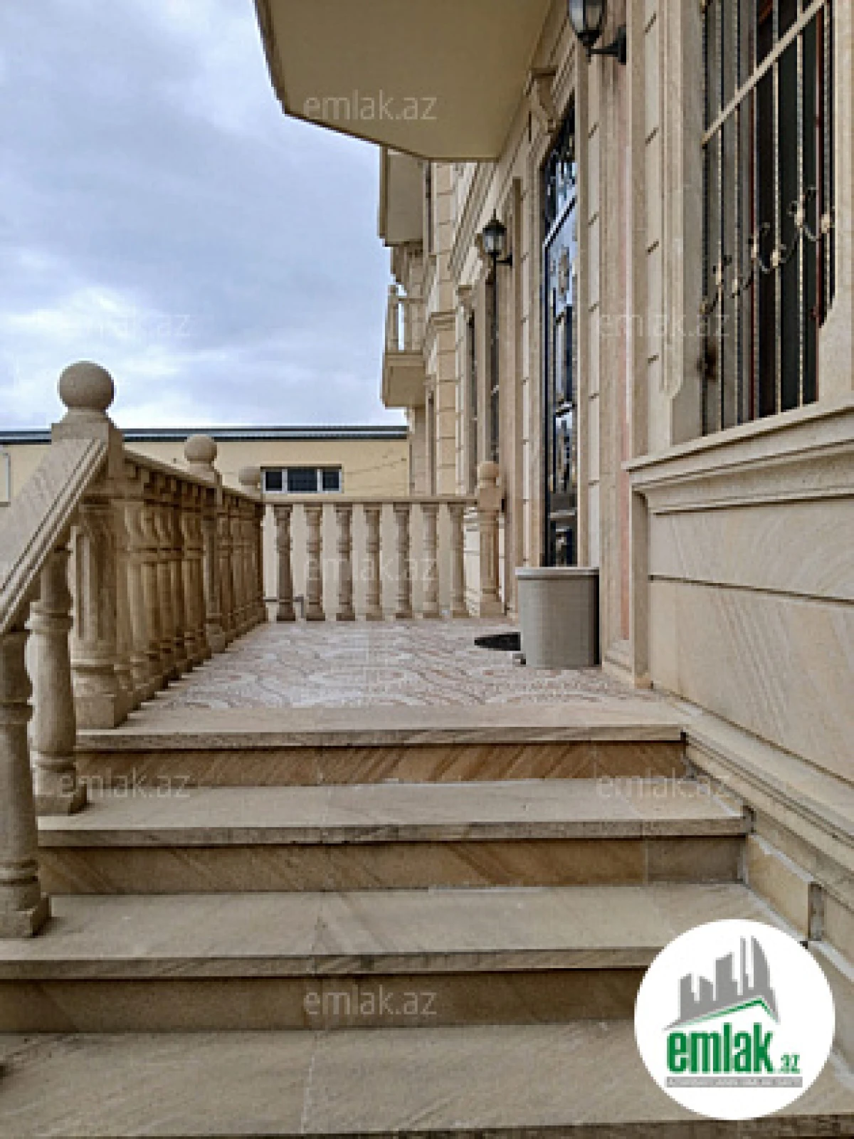 Satılır 6 otaqlı həyət evi 250 m²