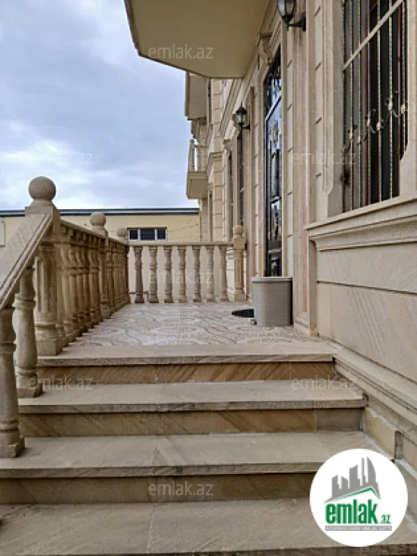 Satılır 6 otaqlı həyət evi 250 m²