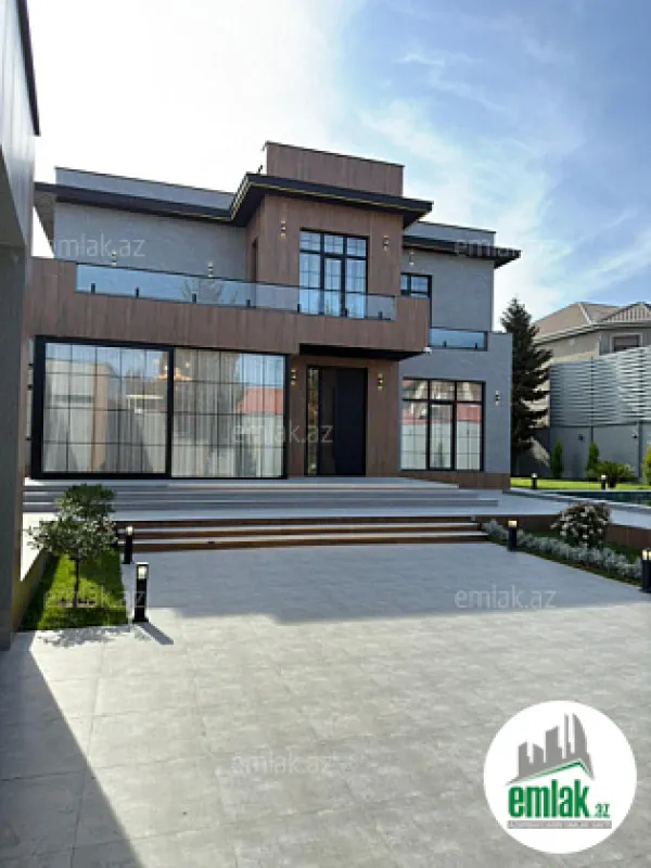 Satılır 5 otaqlı mənzil 300 m²