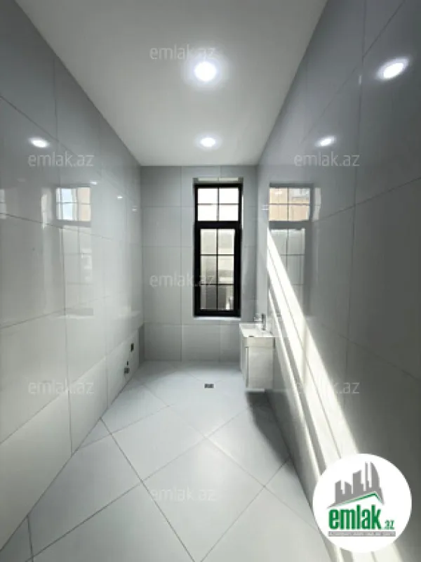 Satılır 5 otaqlı mənzil 300 m²