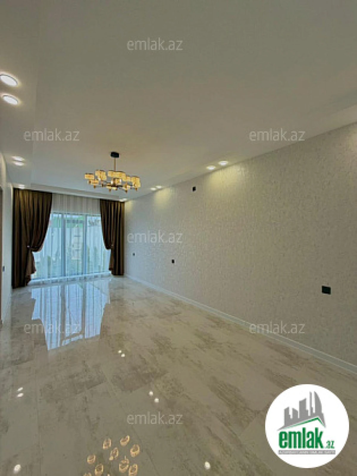 Satılır 4 otaqlı mənzil 170 m²