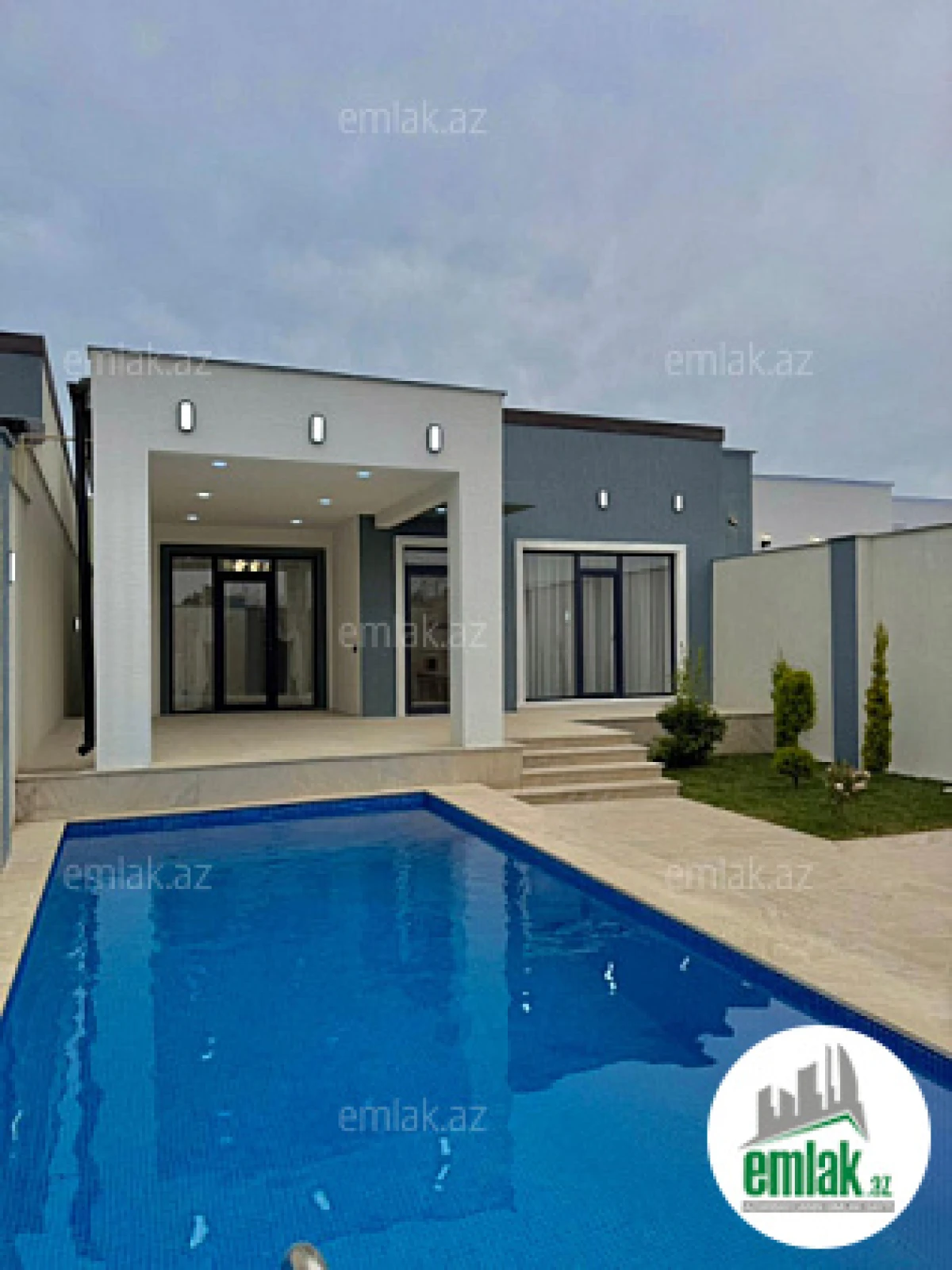 Satılır 4 otaqlı mənzil 150 m²