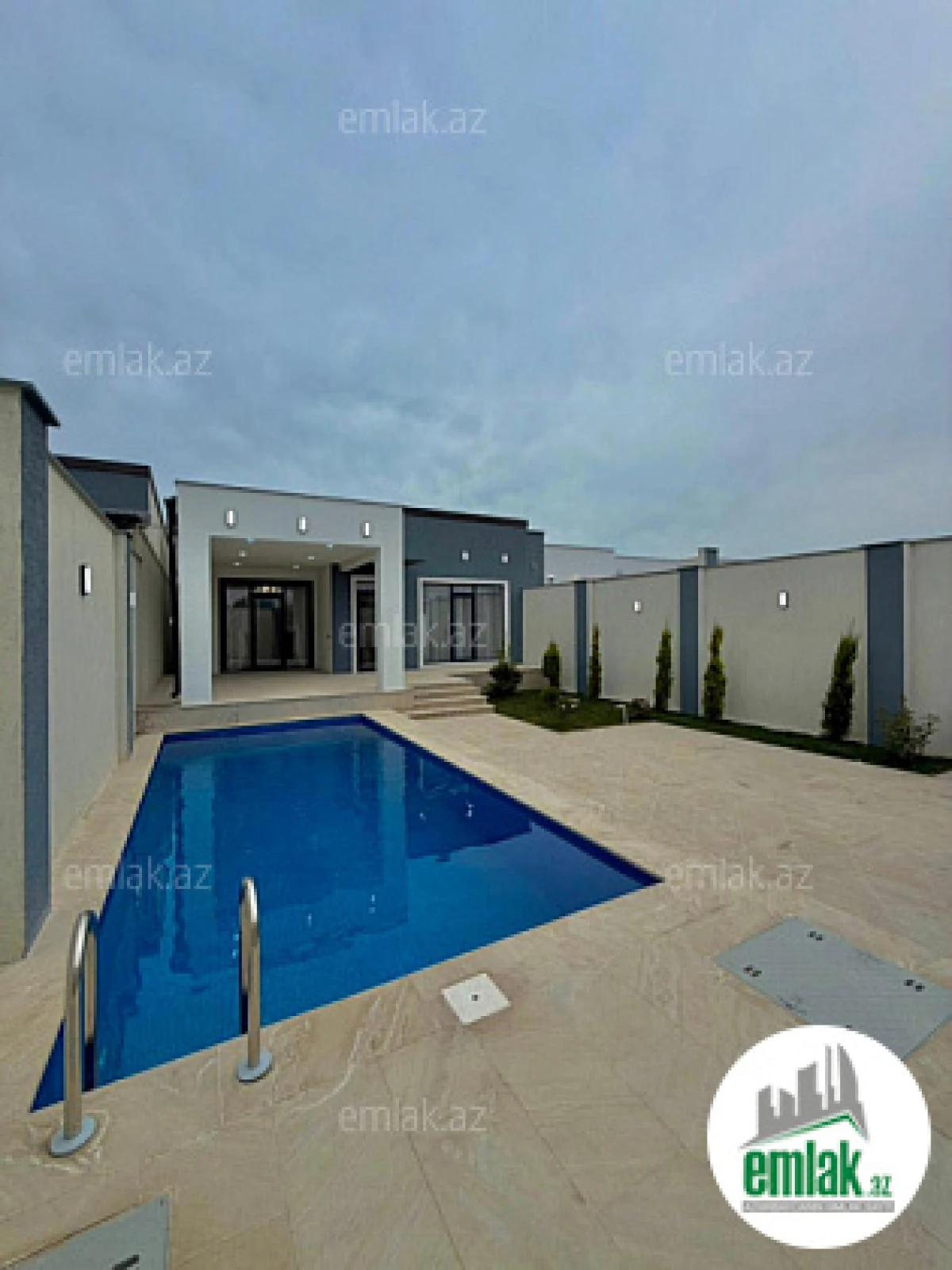Satılır 4 otaqlı mənzil 150 m²