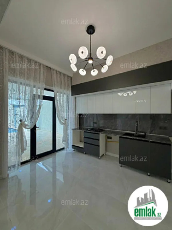 Satılır 4 otaqlı mənzil 150 m²