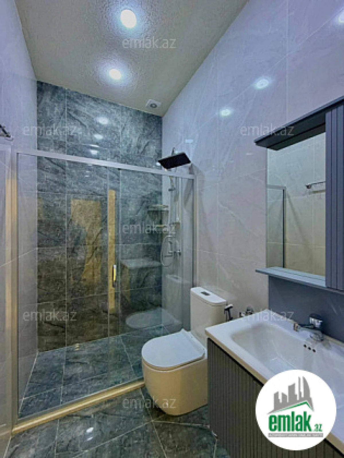 Satılır 4 otaqlı mənzil 150 m²